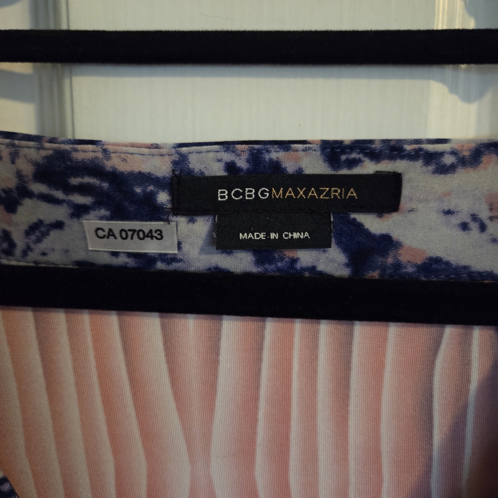 Pretty BCBGMaxAzria Pink and Navy Abstract dress - Picture 4 of 10